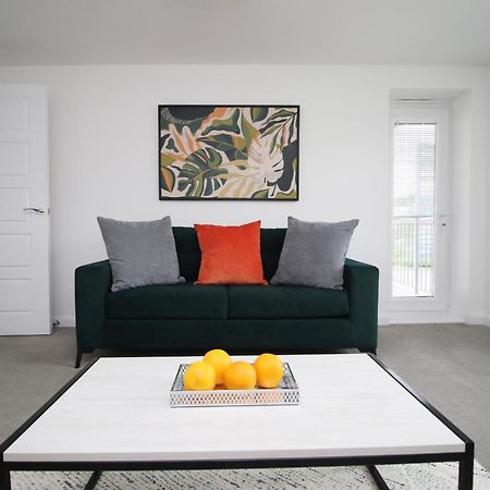 No 43 Stadium Views By Ssw - 2Br, Parking, Sleeps 4, 3Min Walk To Stadium, 10Min Drive To City Centre, Marina And Close To M4 Morriston Eksteriør billede
