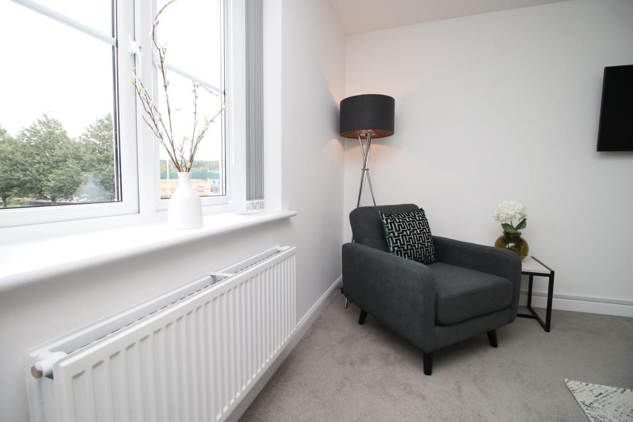 No 43 Stadium Views By Ssw - 2Br, Parking, Sleeps 4, 3Min Walk To Stadium, 10Min Drive To City Centre, Marina And Close To M4 Morriston Eksteriør billede