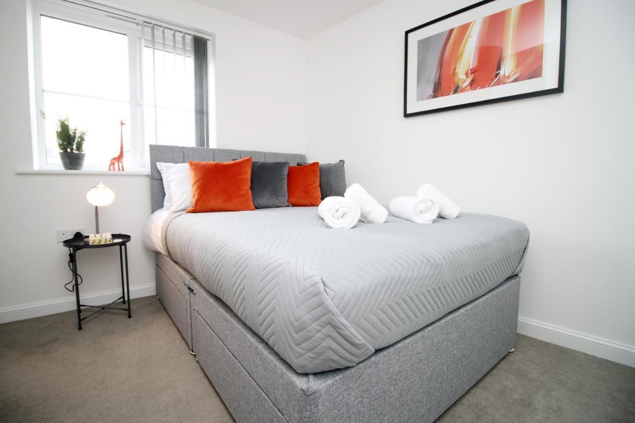 No 43 Stadium Views By Ssw - 2Br, Parking, Sleeps 4, 3Min Walk To Stadium, 10Min Drive To City Centre, Marina And Close To M4 Morriston Eksteriør billede