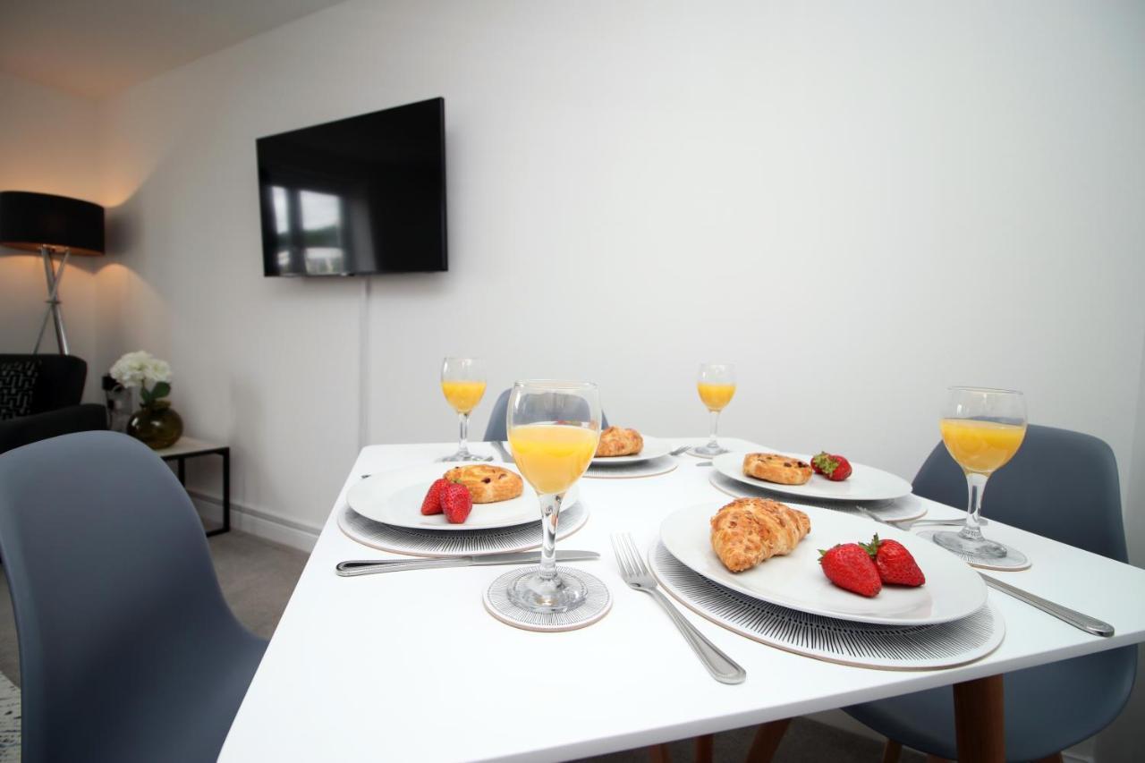No 43 Stadium Views By Ssw - 2Br, Parking, Sleeps 4, 3Min Walk To Stadium, 10Min Drive To City Centre, Marina And Close To M4 Morriston Eksteriør billede