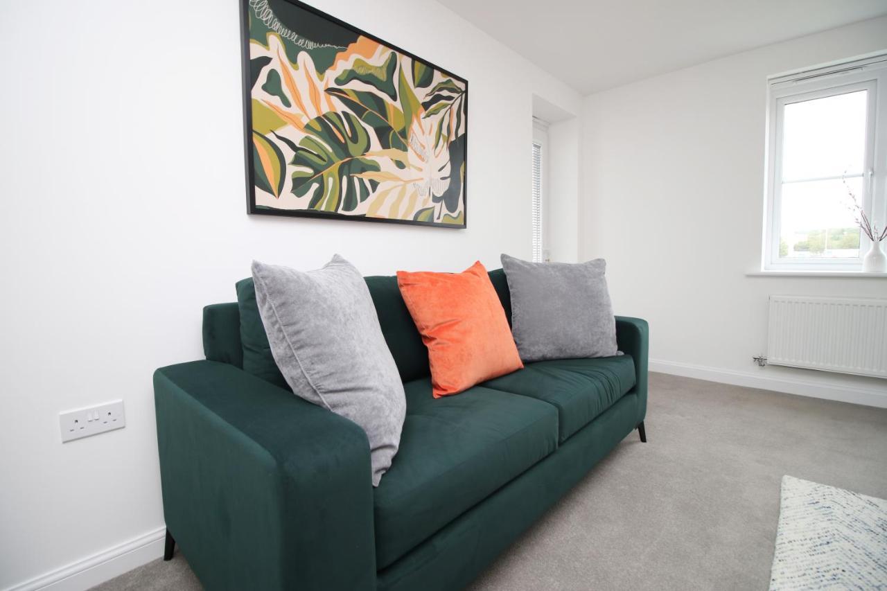No 43 Stadium Views By Ssw - 2Br, Parking, Sleeps 4, 3Min Walk To Stadium, 10Min Drive To City Centre, Marina And Close To M4 Morriston Eksteriør billede
