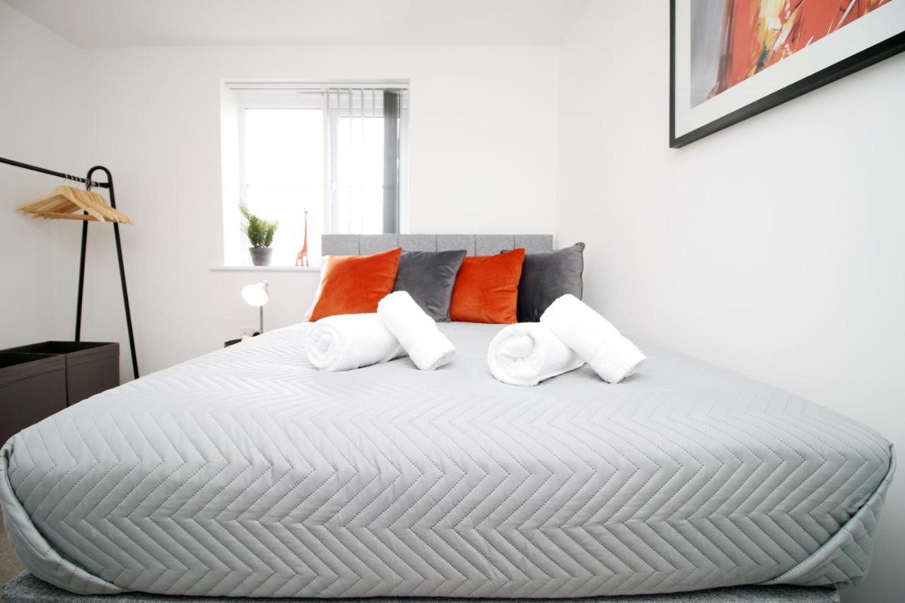 No 43 Stadium Views By Ssw - 2Br, Parking, Sleeps 4, 3Min Walk To Stadium, 10Min Drive To City Centre, Marina And Close To M4 Morriston Eksteriør billede